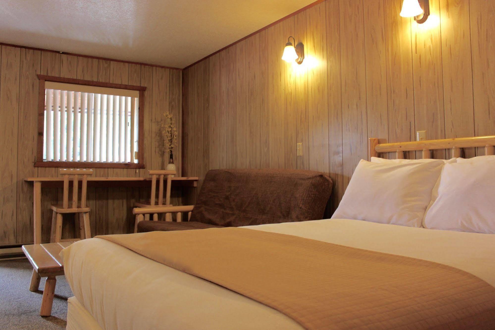 Rustic Inn Маккол Екстериор снимка